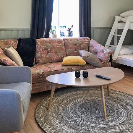 Cozy Home In Raettvik With Kitchen Zewnętrze zdjęcie