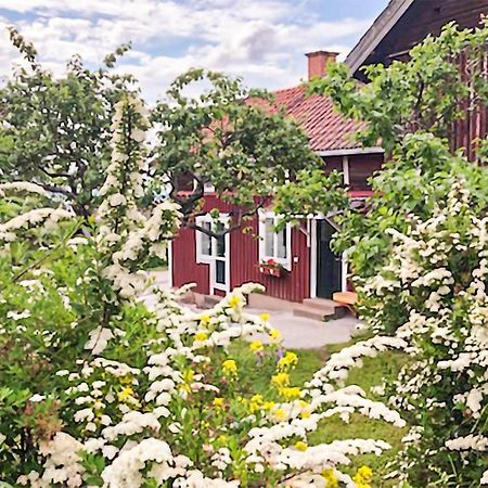 Cozy Home In Raettvik With Kitchen Zewnętrze zdjęcie