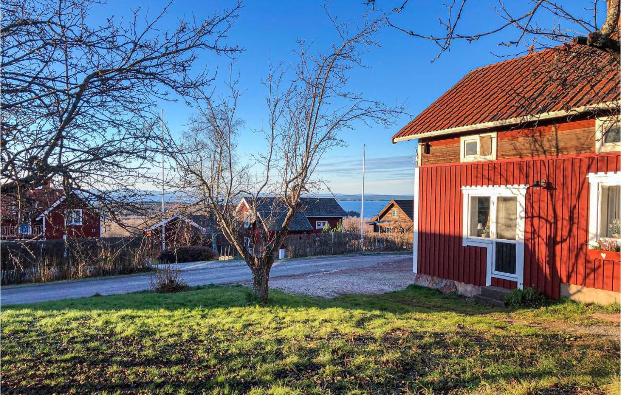 Cozy Home In Raettvik With Kitchen Zewnętrze zdjęcie
