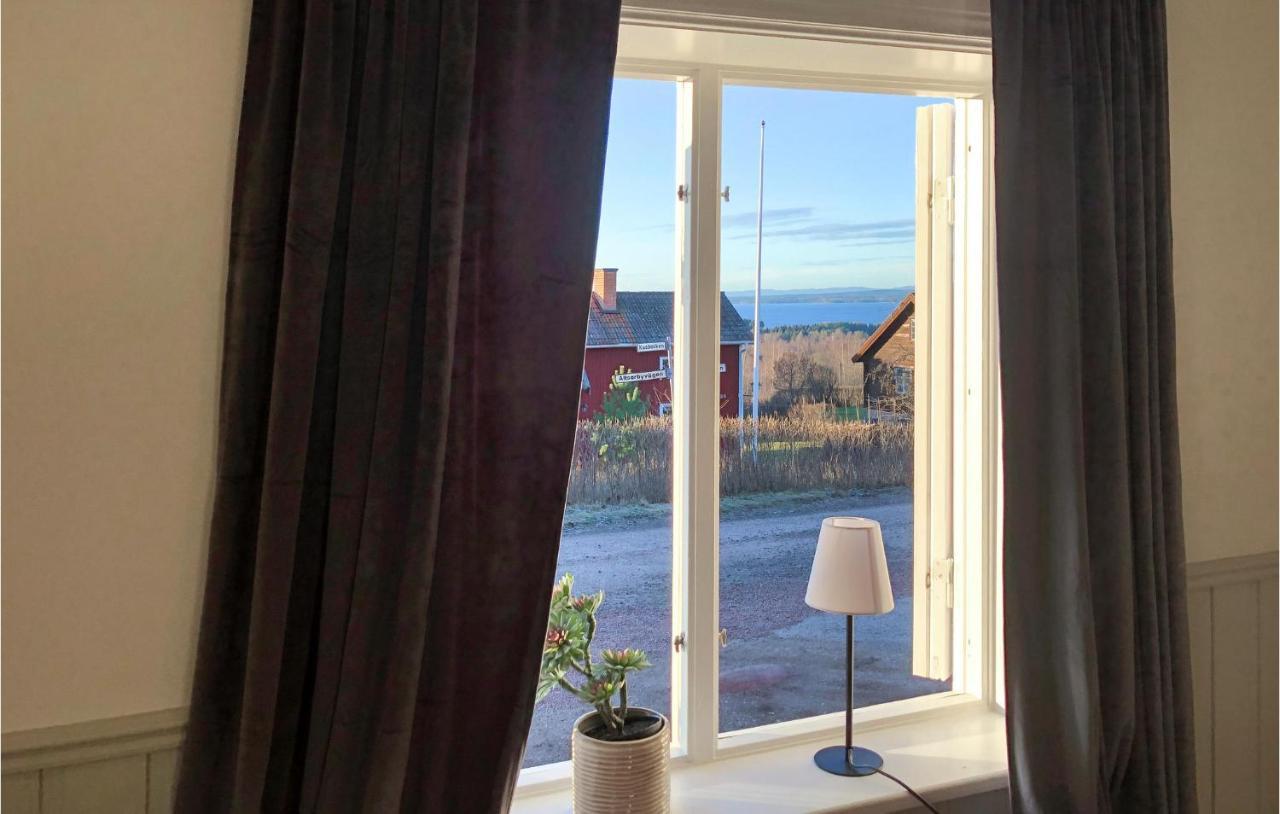 Cozy Home In Raettvik With Kitchen Zewnętrze zdjęcie