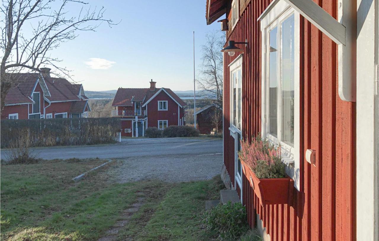 Cozy Home In Raettvik With Kitchen Zewnętrze zdjęcie