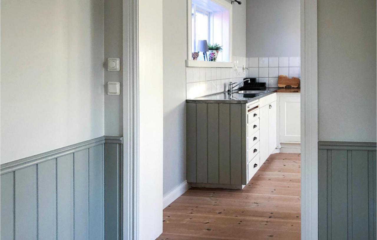 Cozy Home In Raettvik With Kitchen Zewnętrze zdjęcie