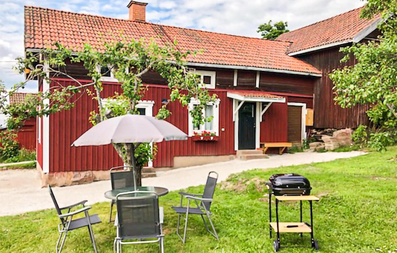 Cozy Home In Raettvik With Kitchen Zewnętrze zdjęcie